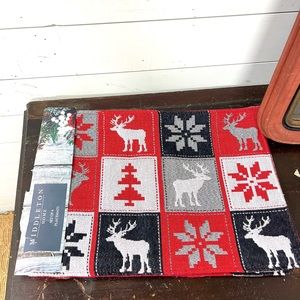 Middleton placemats NWT Christmas elk red black gray holiday